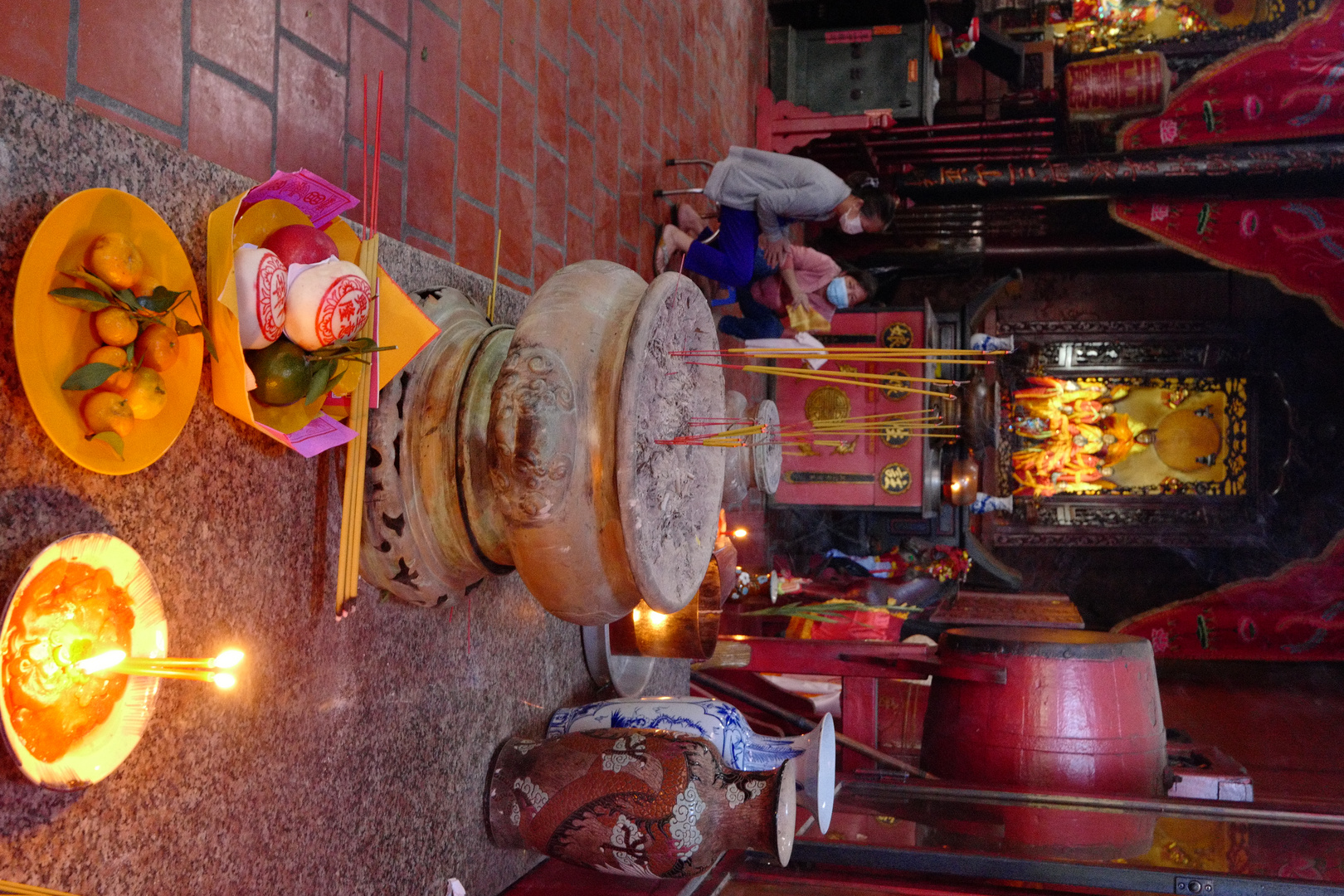 Betende in Tam Son Pagode Saigon Vietnam