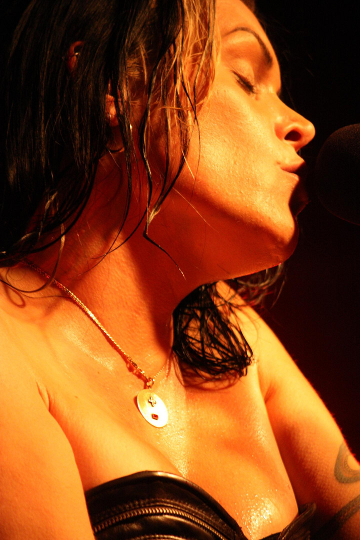 BETH HART