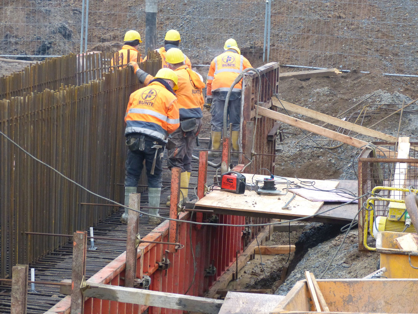 Betonnage des Mittelpfeilers über der Nordumgehungsbrücke