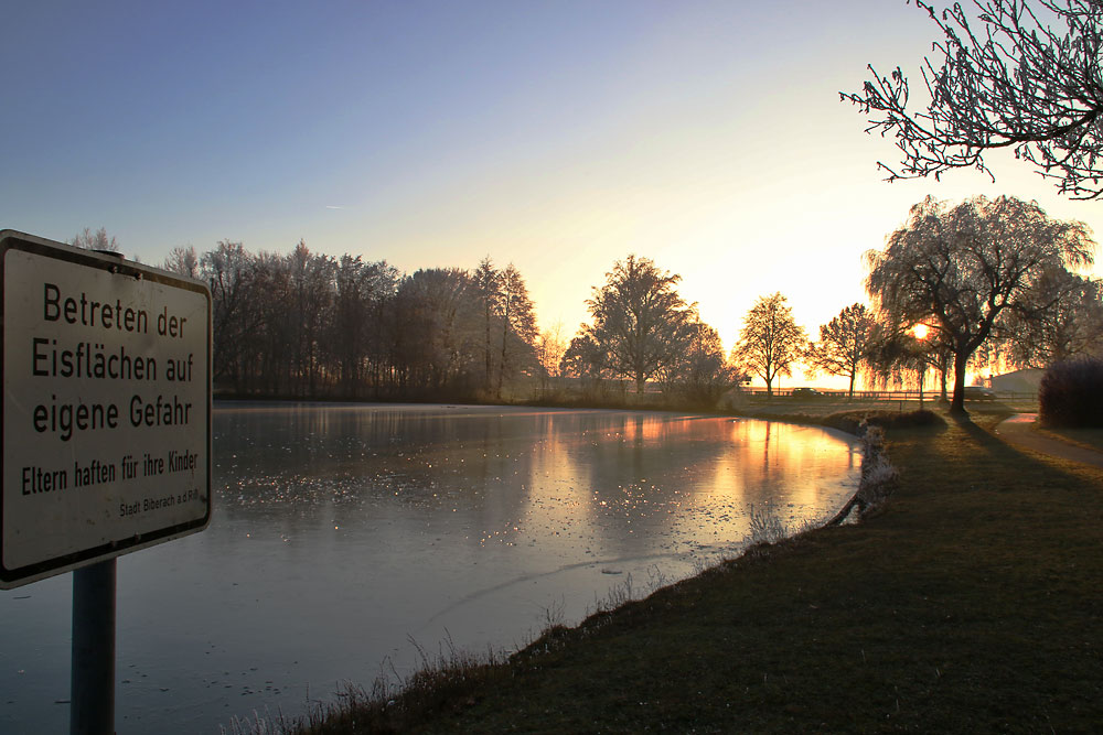 Betreten der Eisflächen auf eigene Gefahr