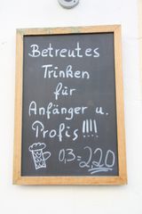 betreutes Trinken für Anfänger, bei Volldrunkenheit gibt es einen Rolli