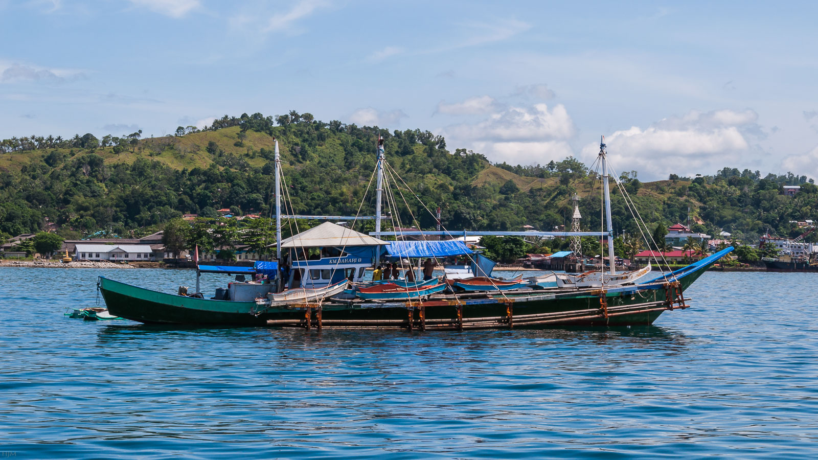 Betrieb im Hafen von Sorong