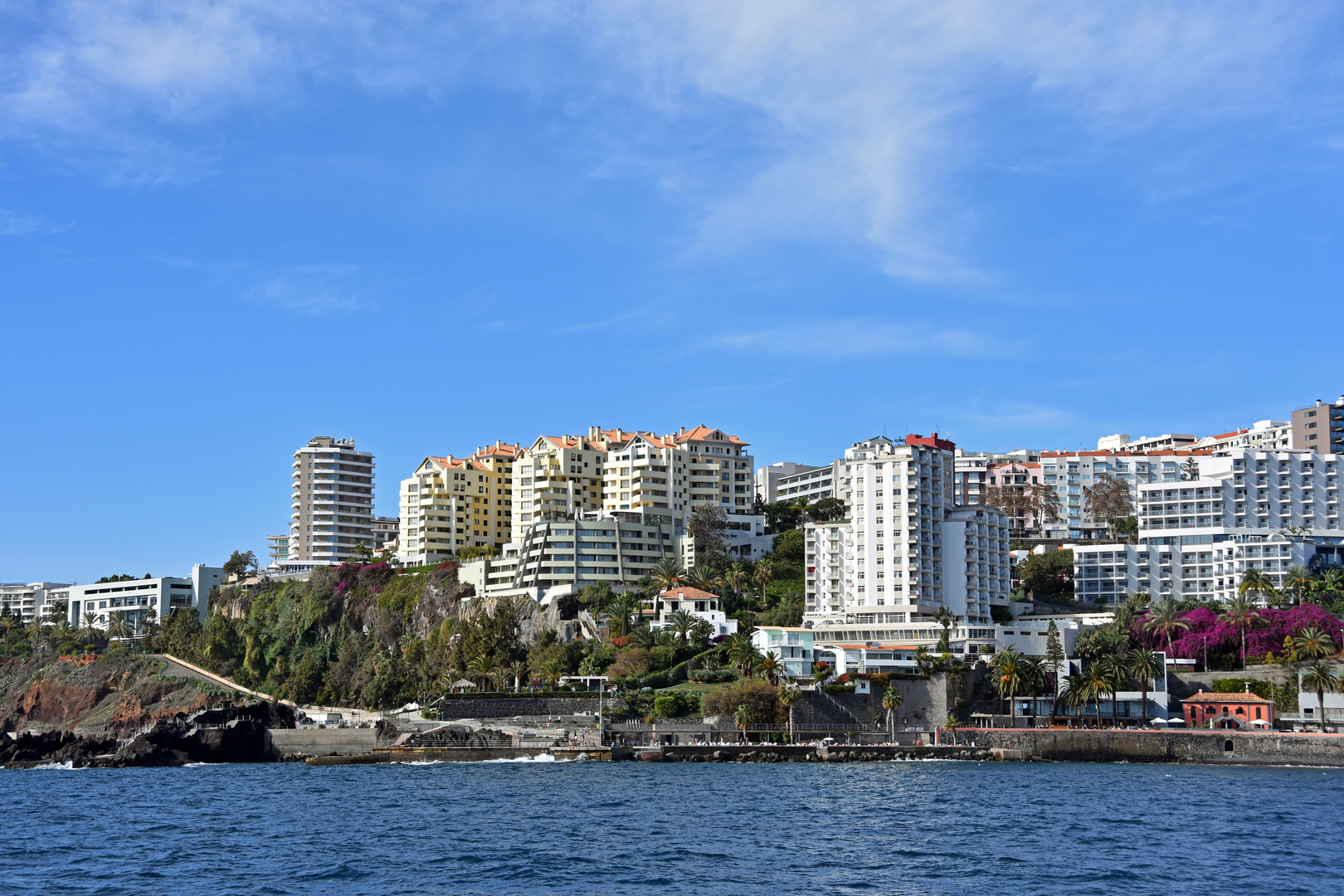 Bettenburgen im Westteil von Funchal auf Madeira