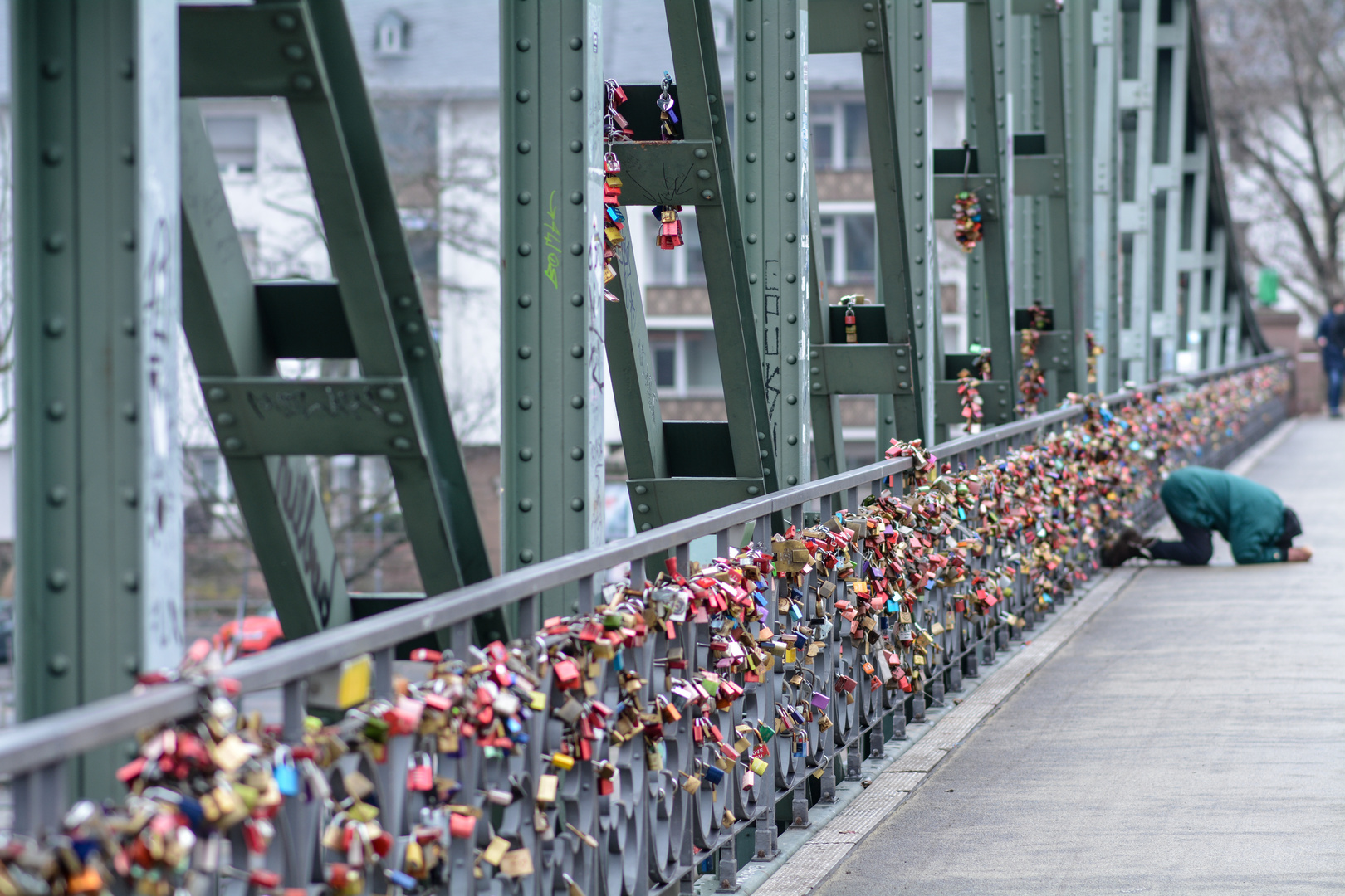 Bettler auf dem Eisernen Steg in Frankfurt