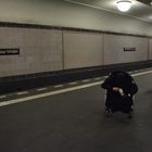 Bettler in der Berliner U-Bahn