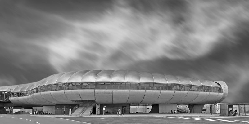  Beval Uni-Bahnstation....