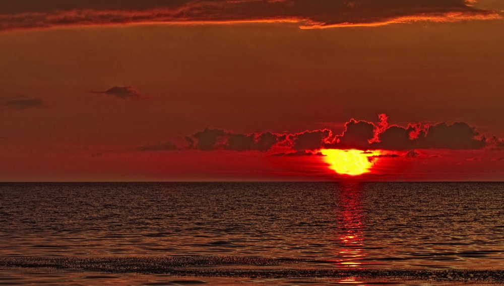 Bevor die Sonne im Meer versinkt