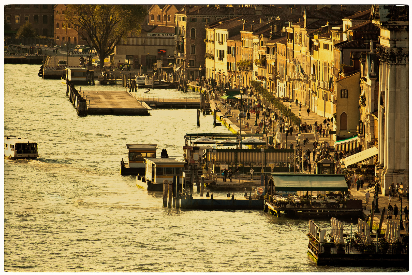 Bevor eine Nacht in Venedig