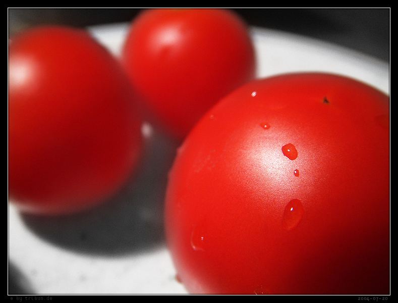 beware of the tomato von Patrick Lehnen