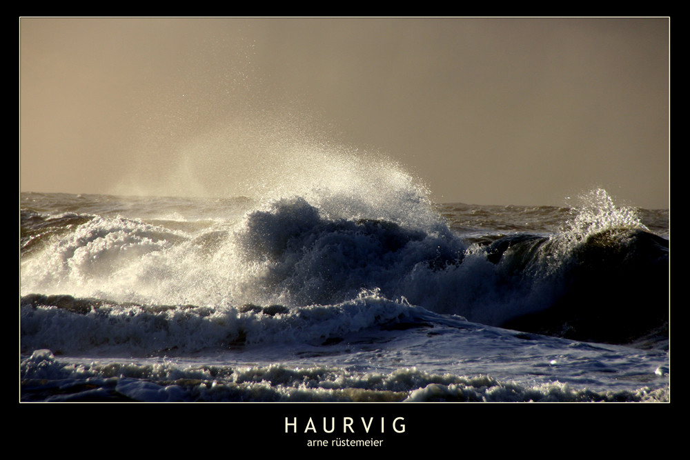 Bewegendes Meer in Haurvig