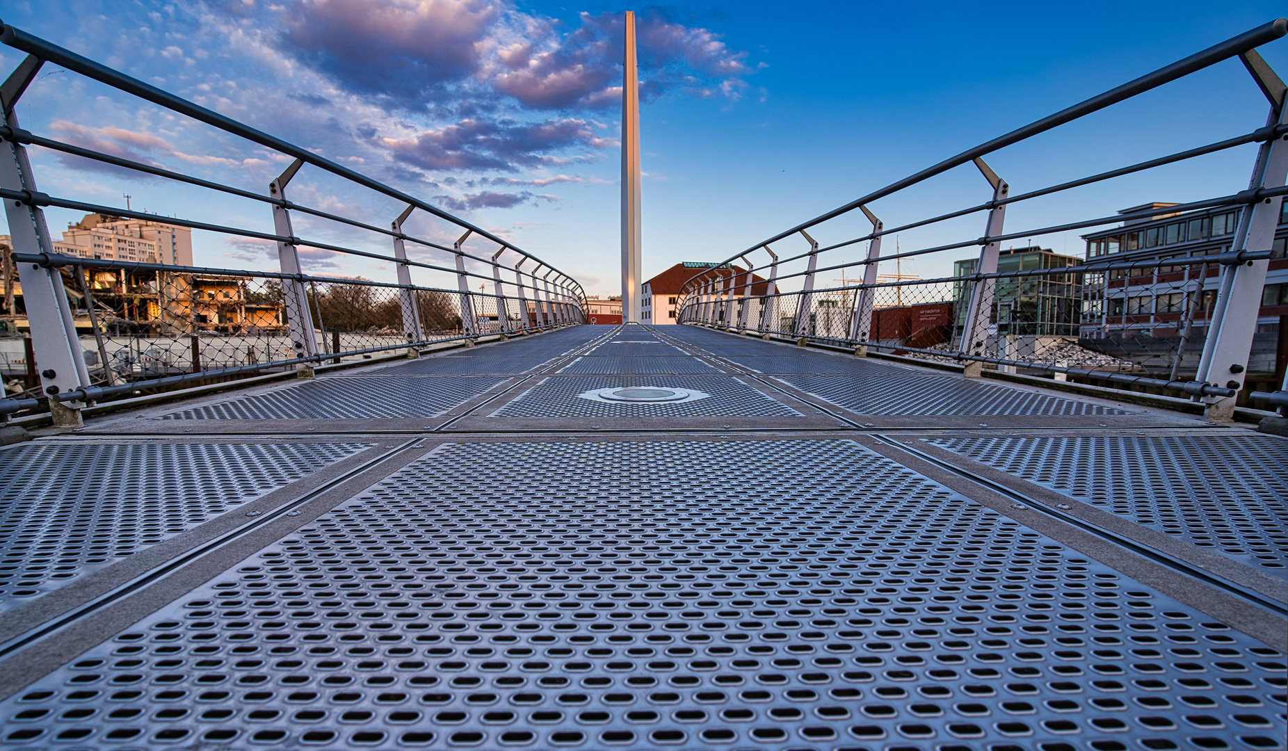 Bewegliche Brücke am Vegesacker Hafen