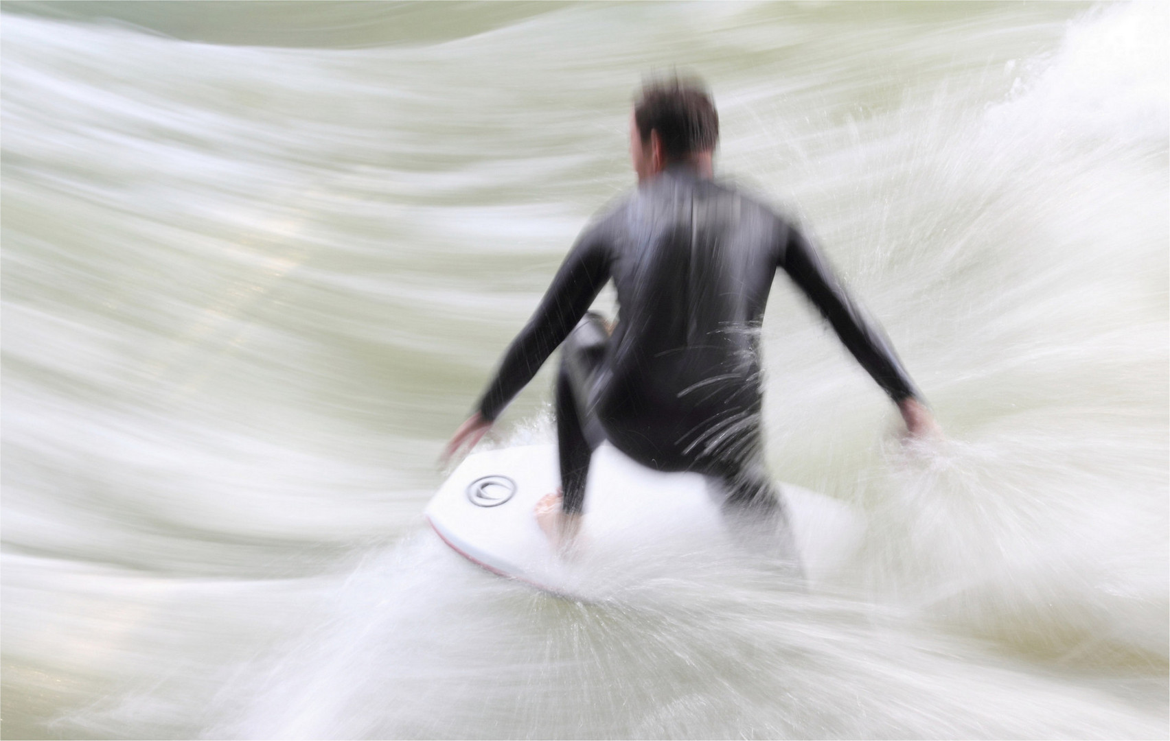 Bewegung im Eiskanal...