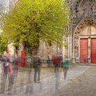 Bewegung vor dem Dom St.Viktor Xanten