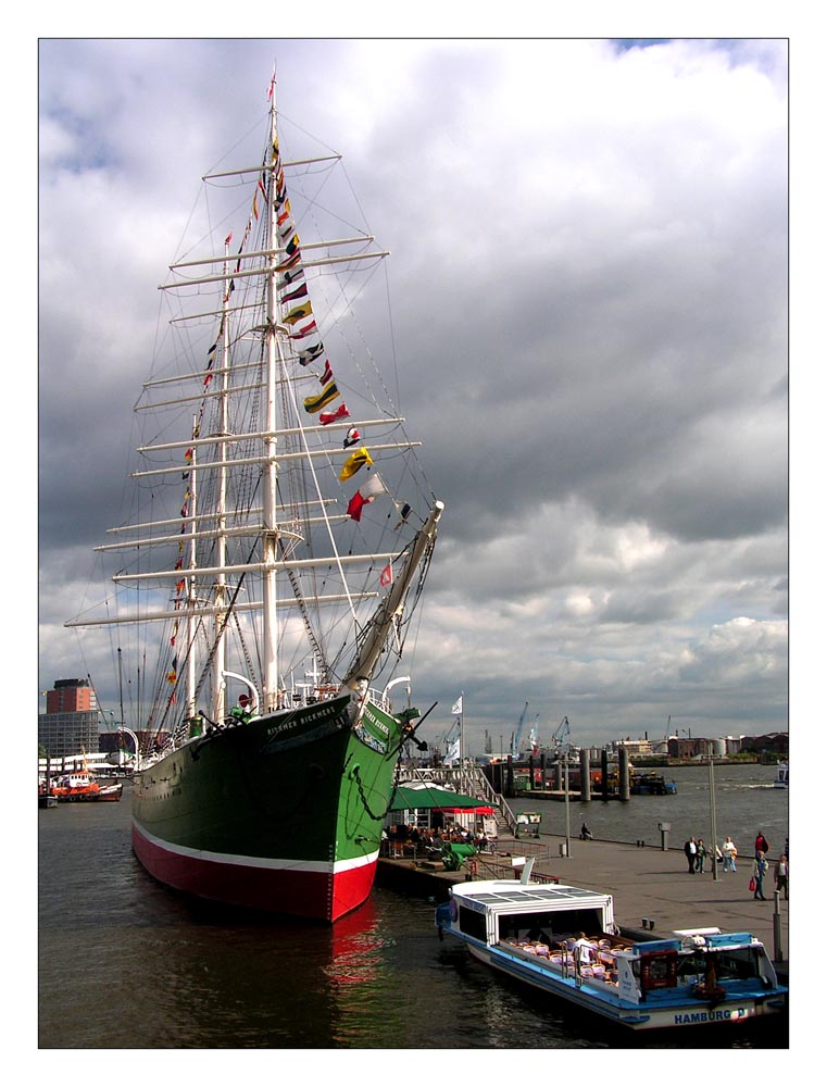 Bewimpelte "Rickmer Rickmers"