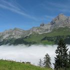 bewölkte schweizer Bergen