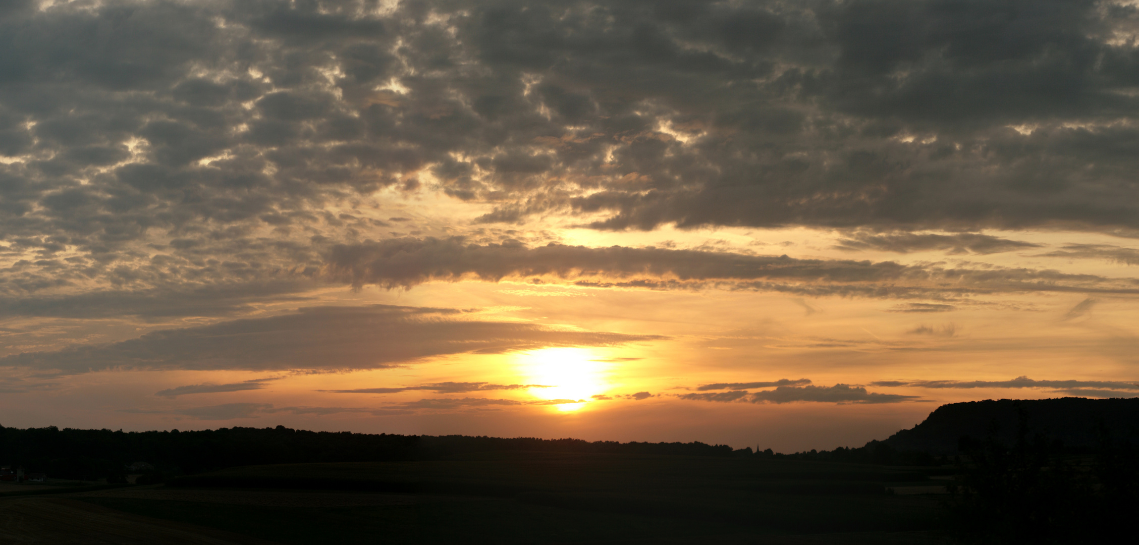 Bewölkter Abendhimmel