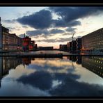 Bewölkter Innenhafen