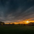 Bewölkter Sonnenuntergang