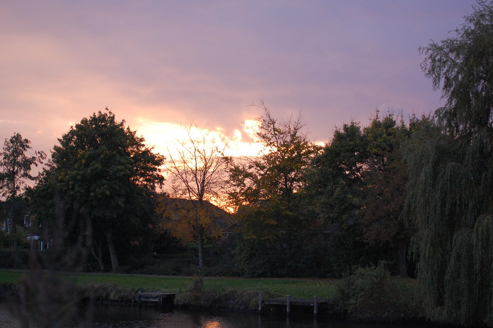 Bewölkter Sonnenuntergang