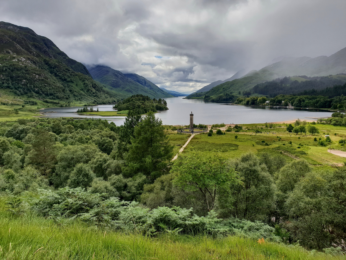 bezauberndes Schottland Glenfinnan Monument am Loch Shiel