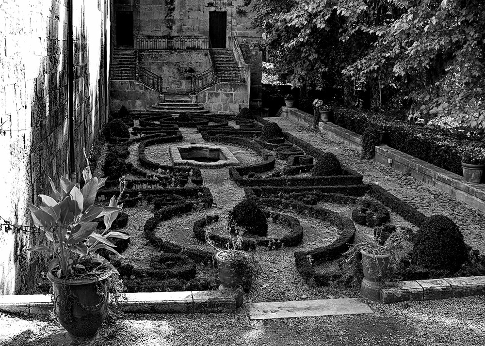 Beziers Kirchen-Innenhof