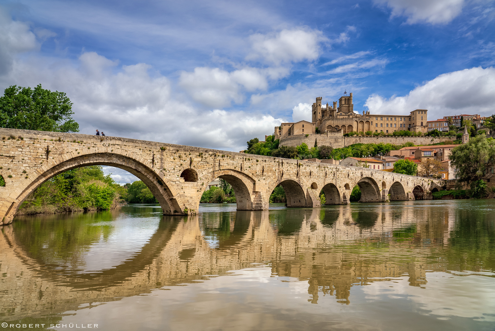  Beziers mit Steinbrücke und Cathedrale 