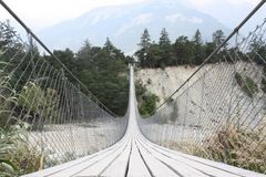 Bhutan-Brücke über den Illgraben im Pfynwald