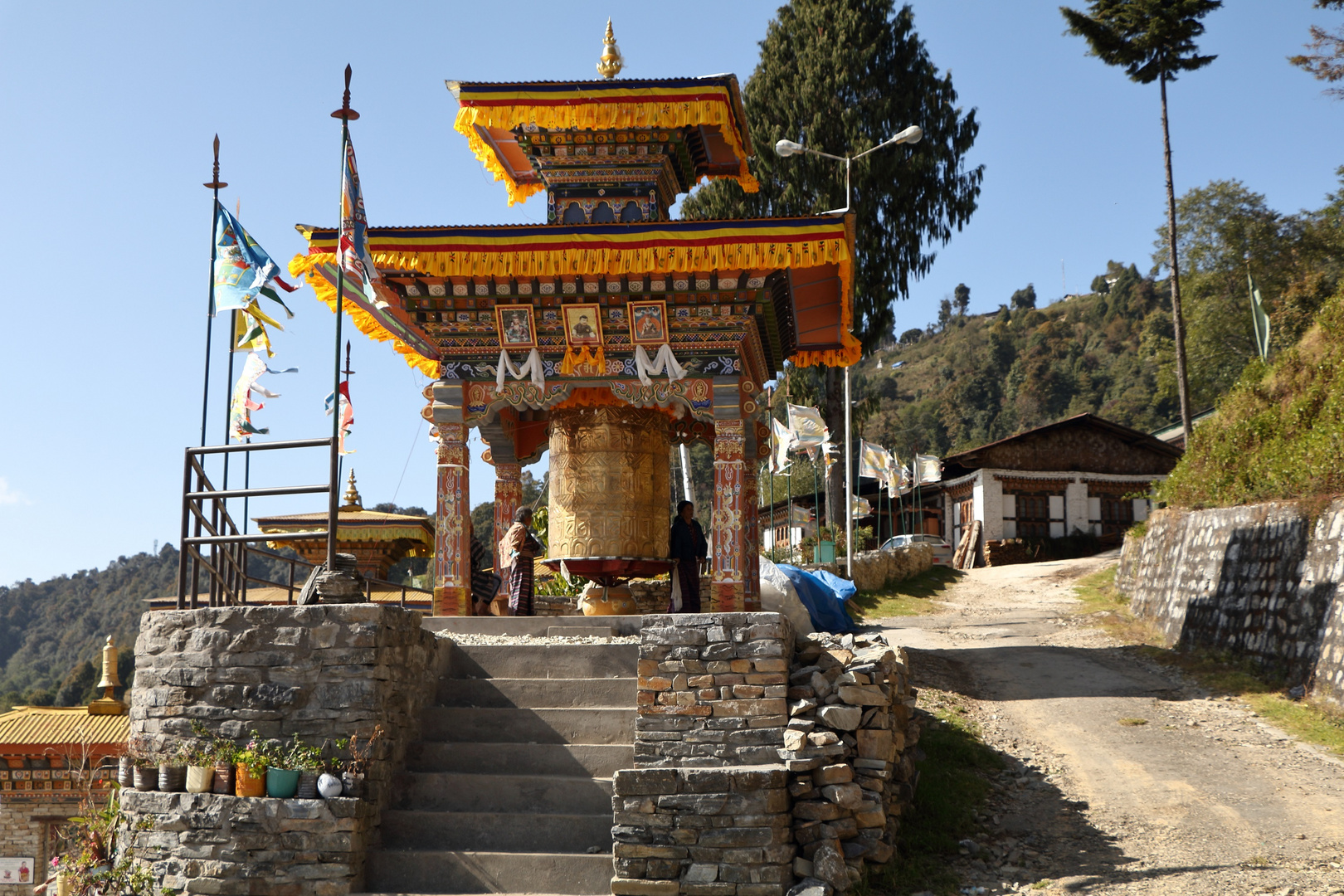 Bhutan - Gebetsmühle in Wamrong