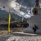 Bhutan - Haa - Licherstimmung am Fluss