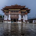 Bhutan Kloster Gangteng Sangsangchoeling bei Regen