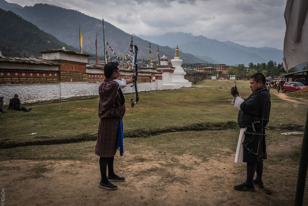 Bhutan - Paro - Bogenschiessen