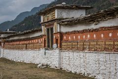 Bhutan - Paro - Chorten am Bogenplatz