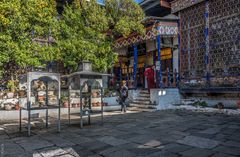 Bhutan - Paro - Kyichu Lhakhang - Innenhof