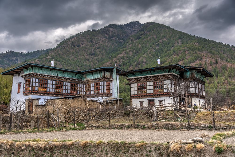 Bhutan - Paro - Traditionelle Bauernhäuser