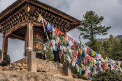 Bhutan - Taktshang - Gebetsmühle und Endstation für Pferde