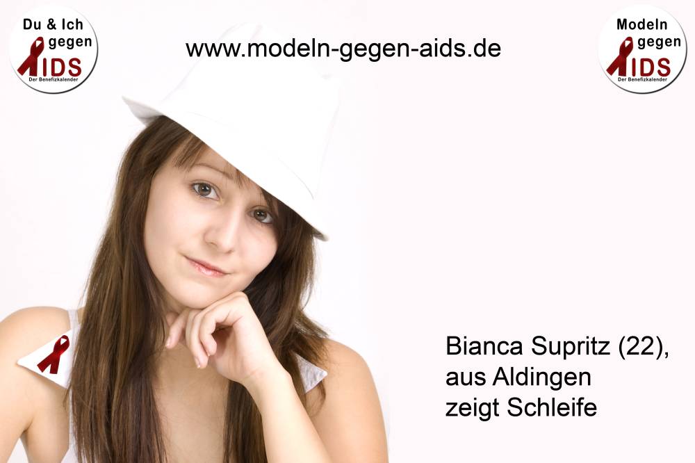 Bianca zeigt Schleife