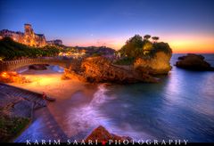 [Biarritz] by night