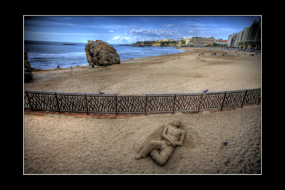 Biarritz, le dormeur de la grande plage