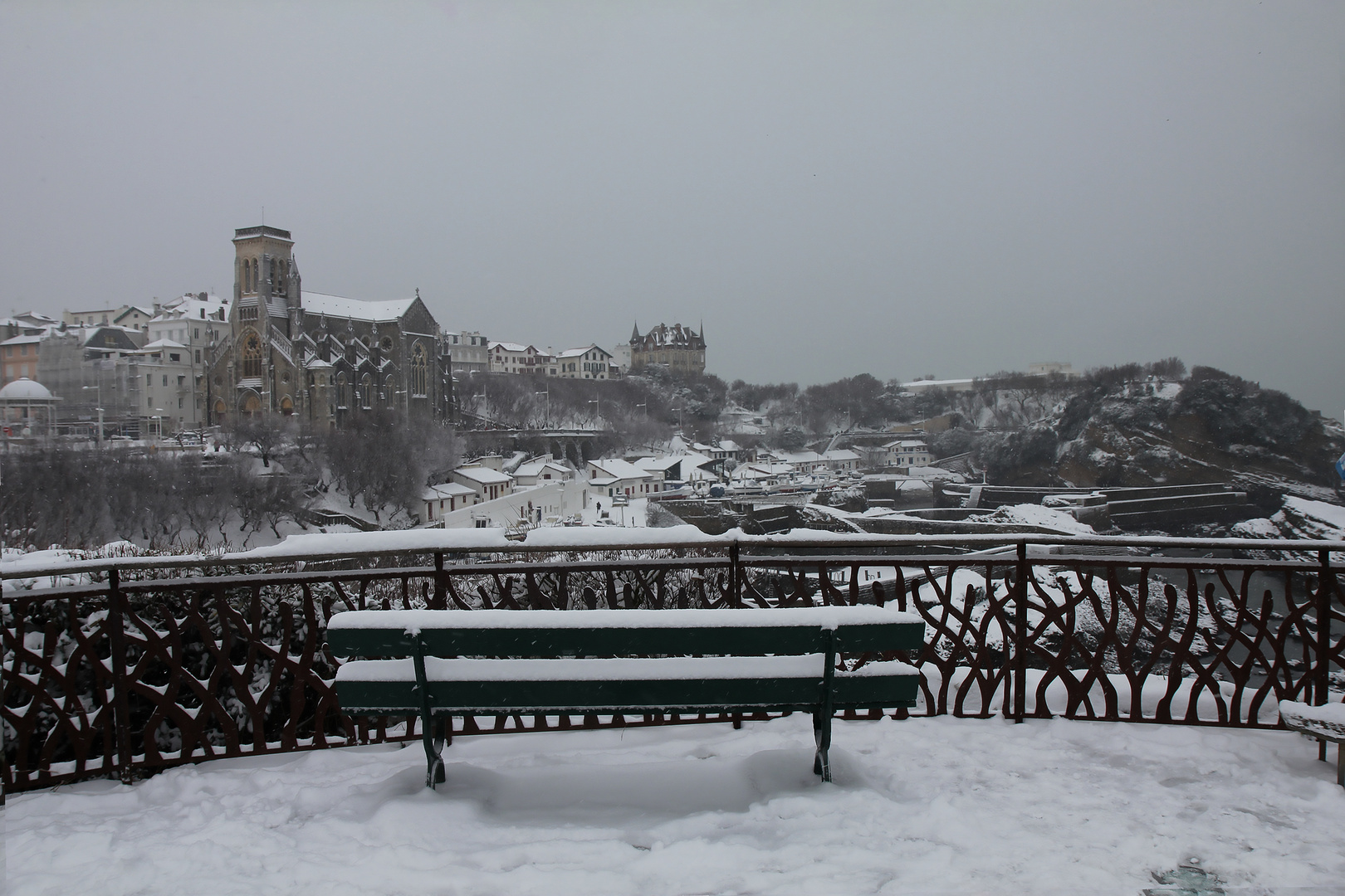 biarritz neige  : vue Eglise Ste Eugénie