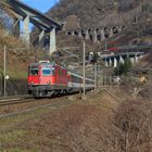 Biascina/Gotthard: Warten auf den Dampfzug - zweimal Re 4/4