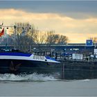 BIBERACH / Tanker / Rhein bei Düsseldorf-Kaiserswerth