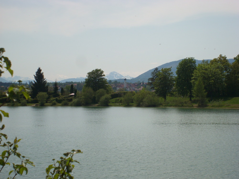 Bibisee versteckt zwischen Königsdorf und Geresried