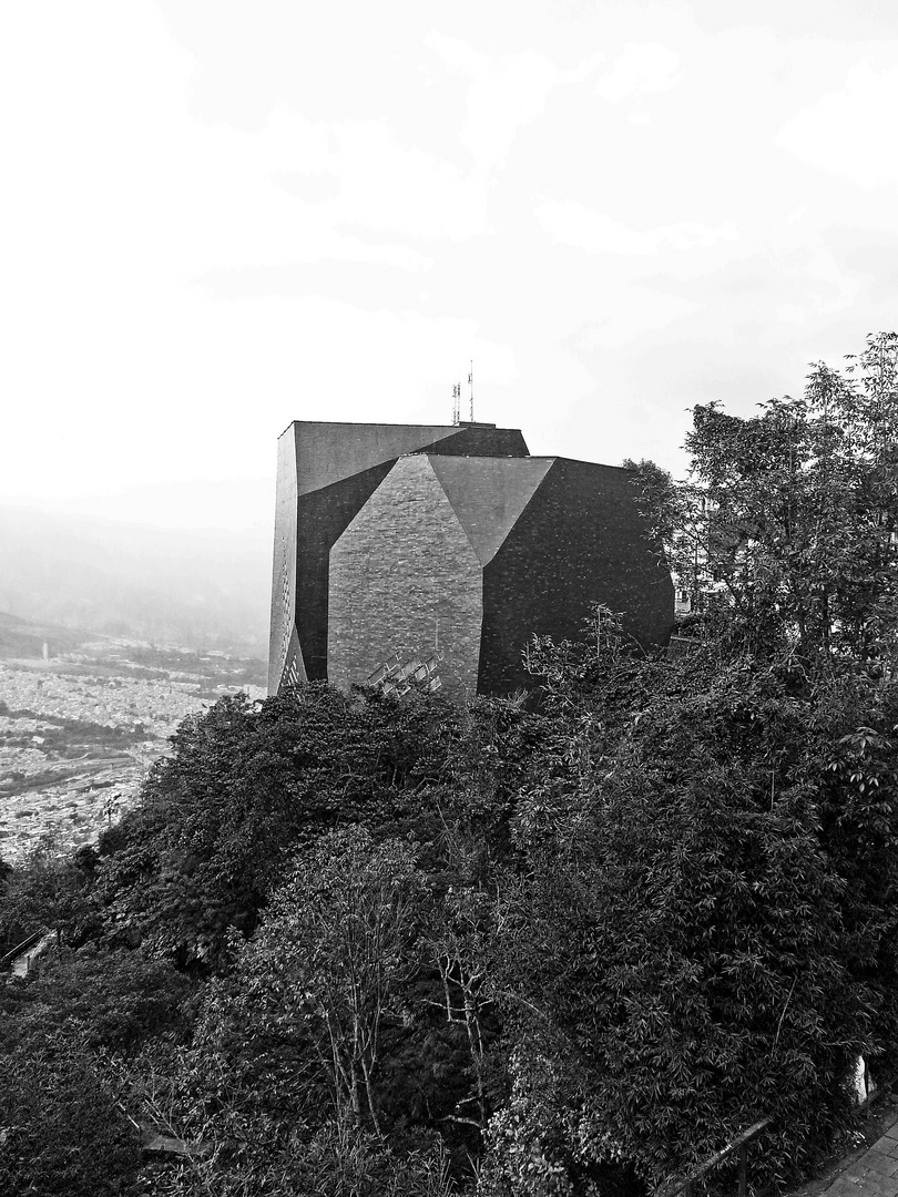 Biblioteca España Comuna de Medellín