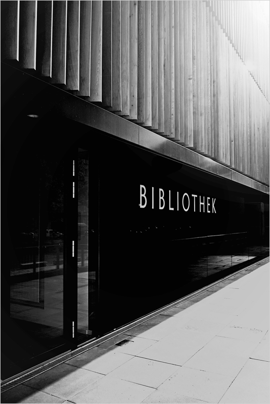 - Bibliothek -