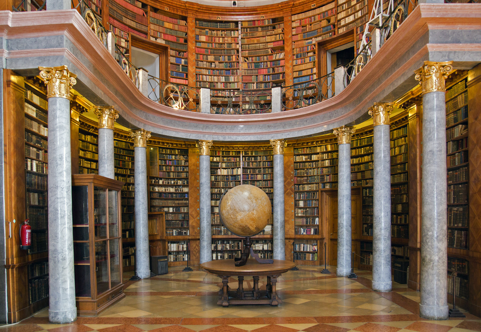 Bibliothek der Erzabtei Pannonhalma