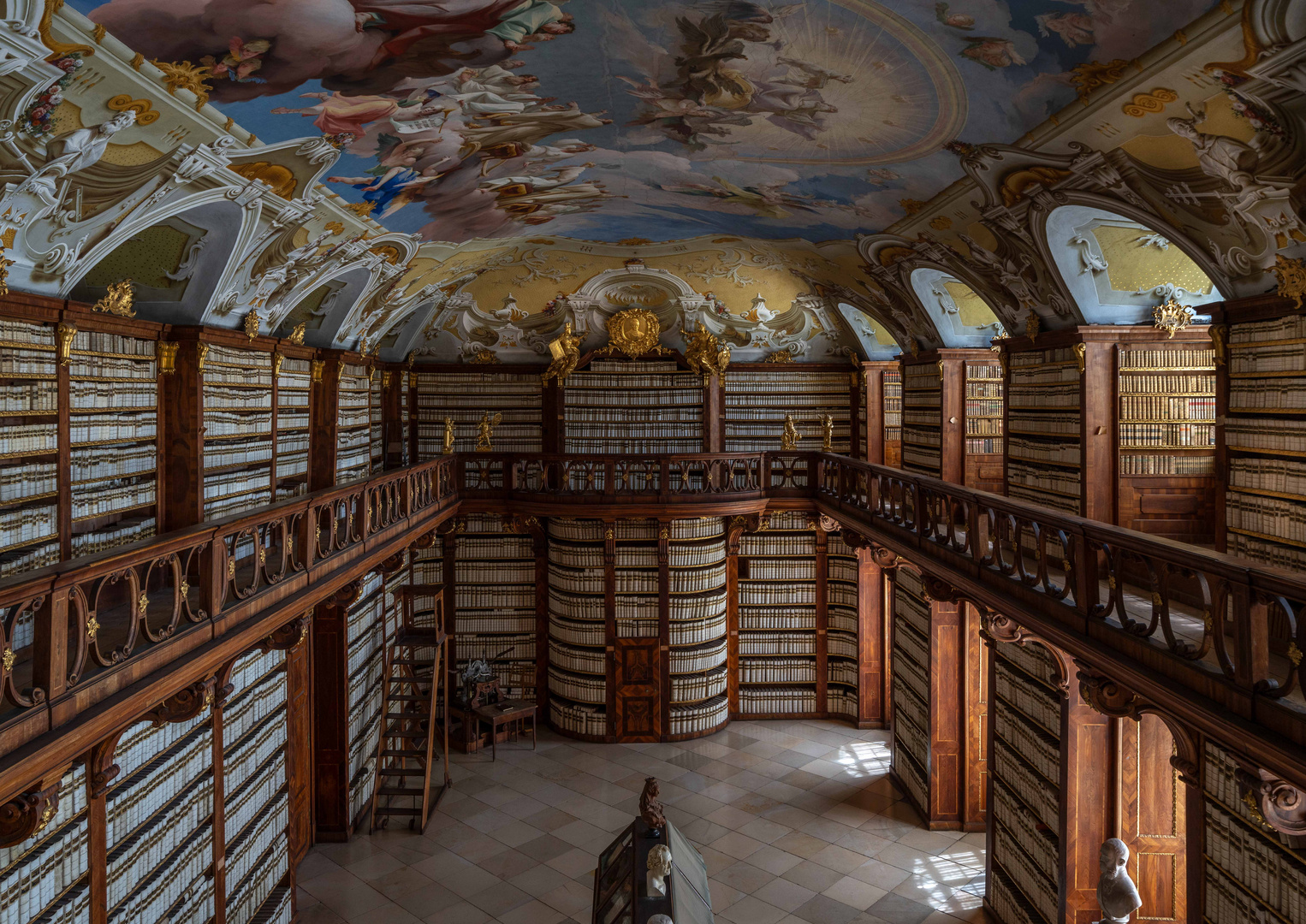 Bibliothek im Benediktinerkloster Seitenstetten im Mostviertel in Niederösterreich