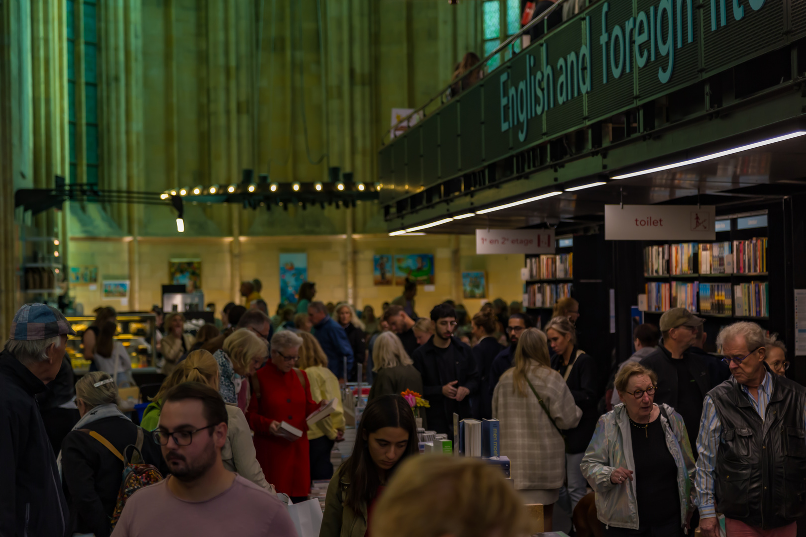 Bibliothek in ehem. Kirche