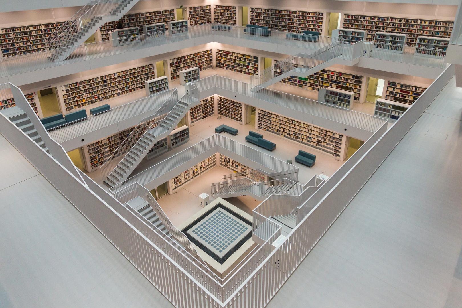 Bibliothek Stuttgart #1