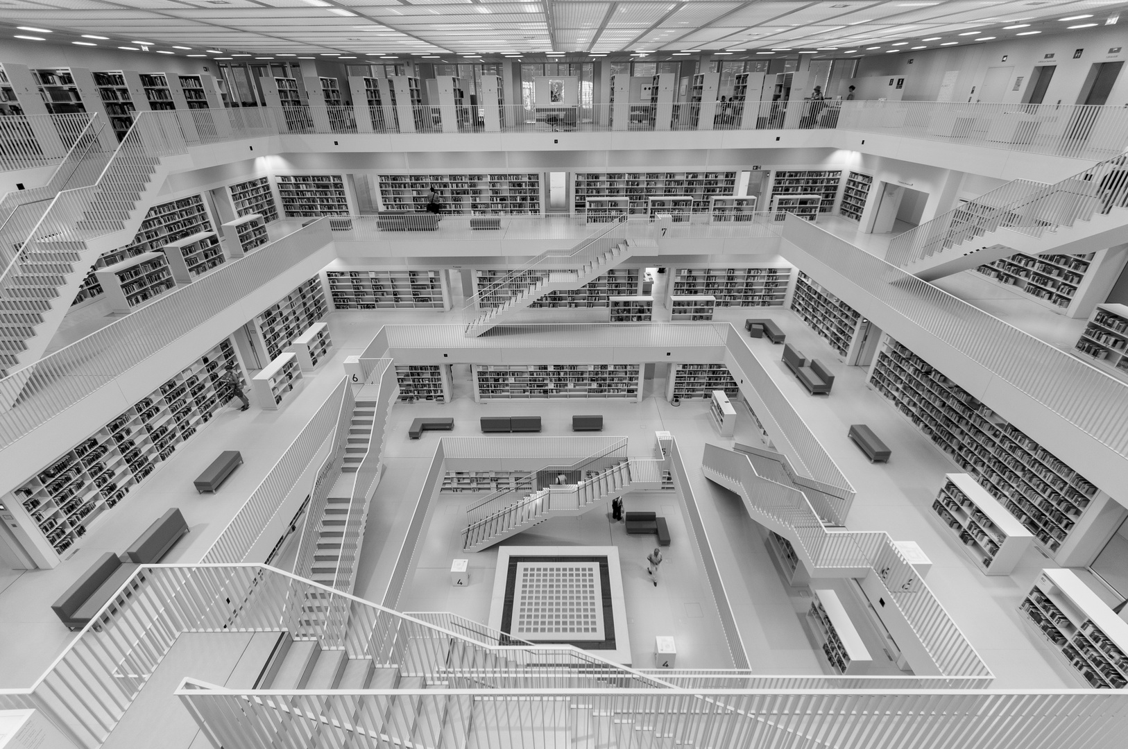 Bibliothek Stuttgart s/w