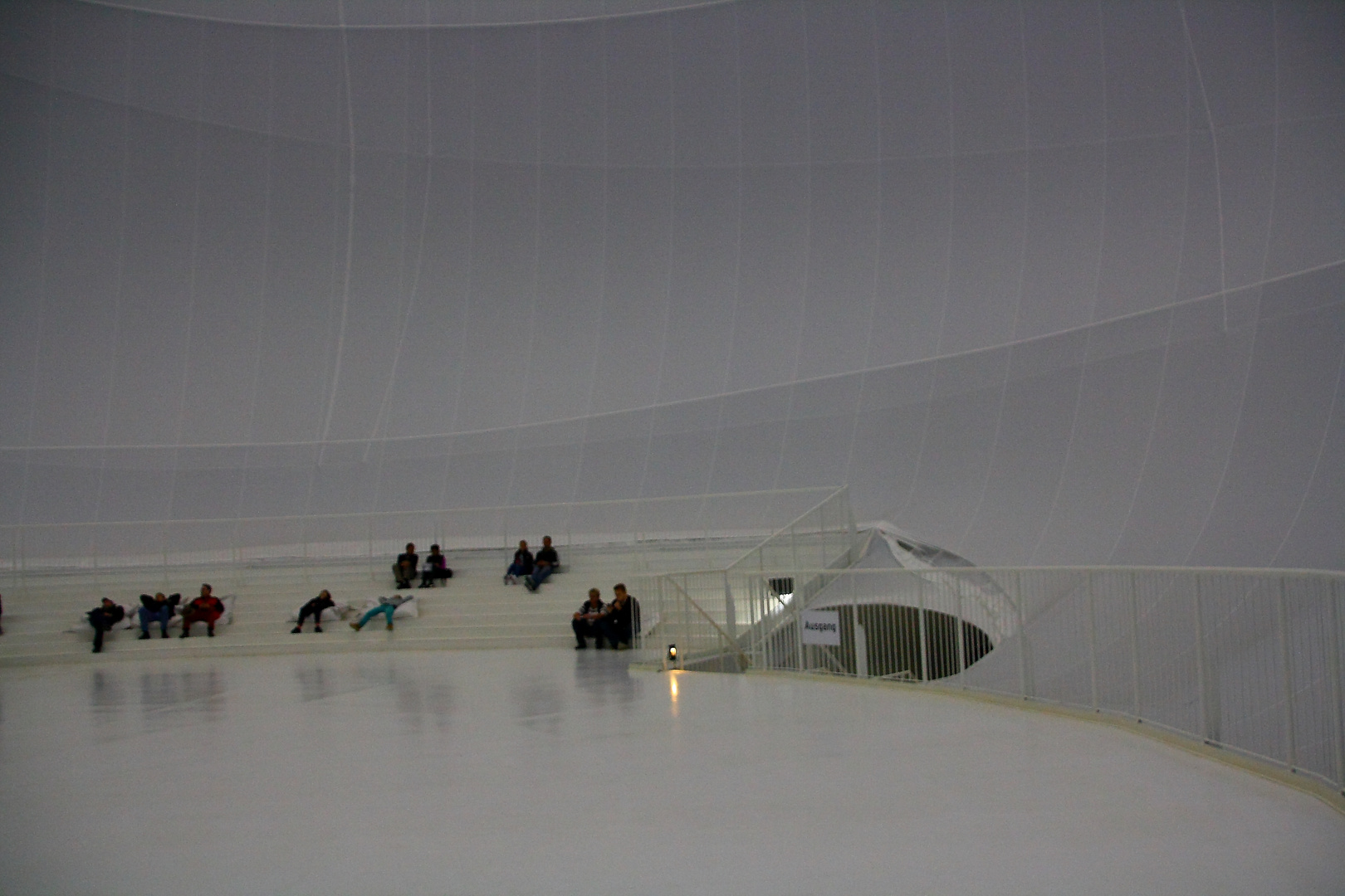 BIC AIR PACKAGE von Christo im Gasometer Oberhausen